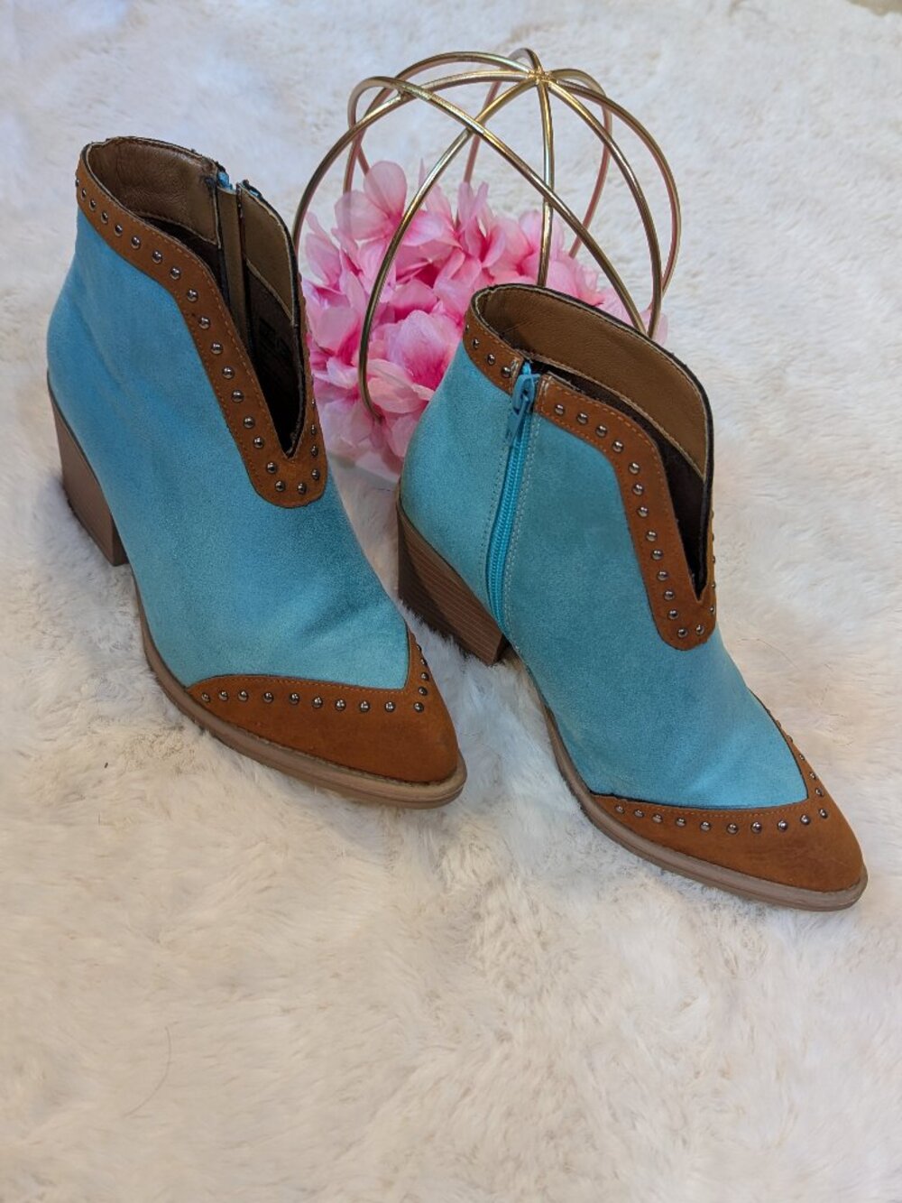 Turquoise booties, size 7